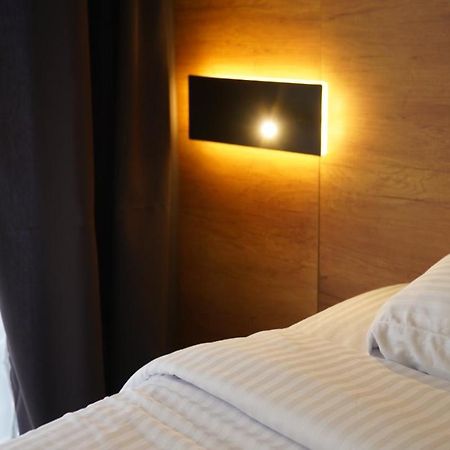 Daily Rent Studio Apartments ティラナ エクステリア 写真