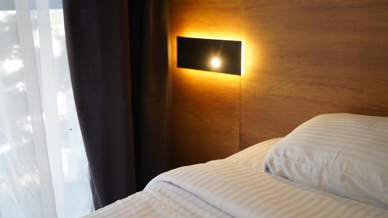 Daily Rent Studio Apartments ティラナ エクステリア 写真