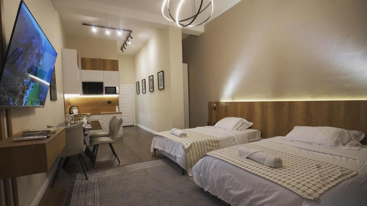 Daily Rent Studio Apartments ティラナ エクステリア 写真