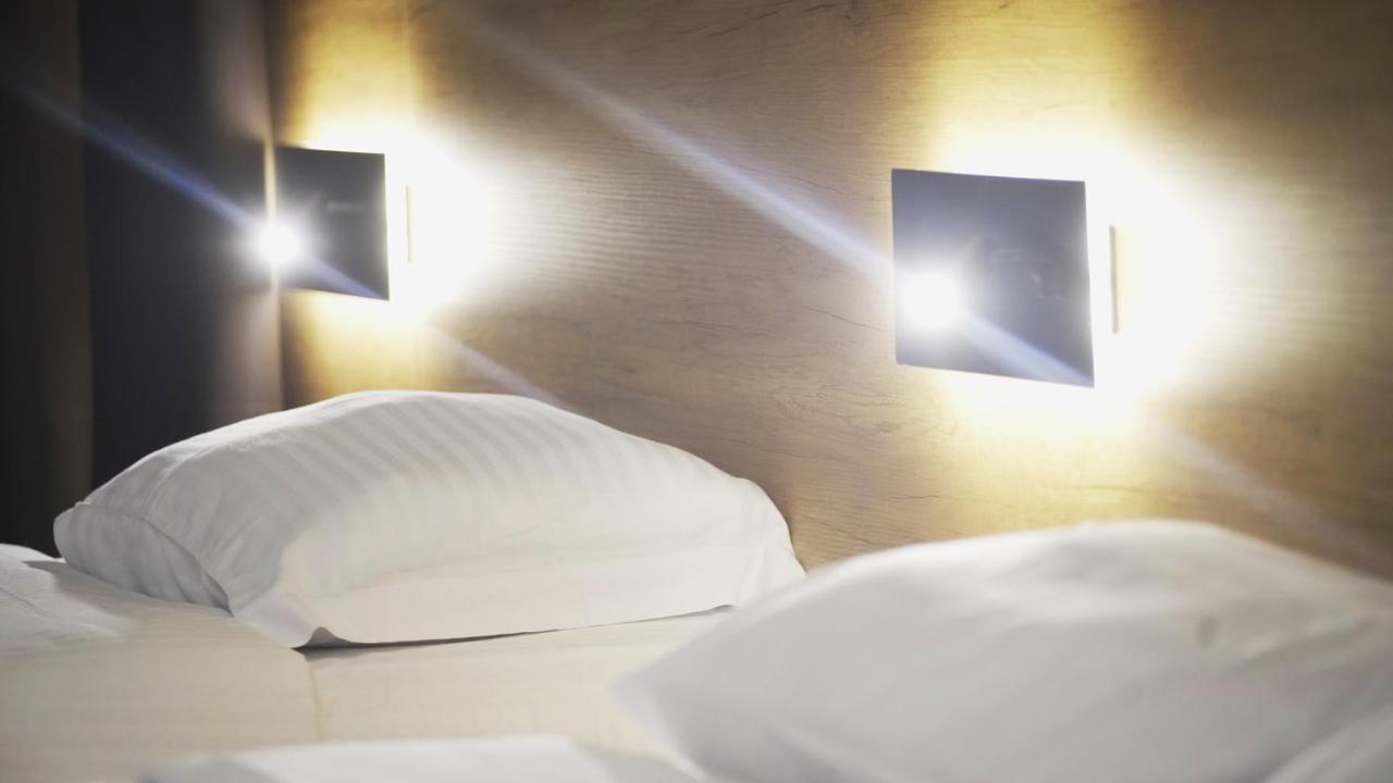Daily Rent Studio Apartments ティラナ エクステリア 写真